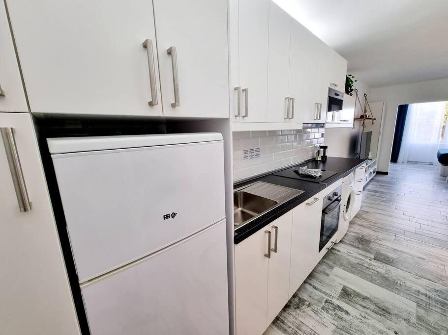 Apartamento Smeraldo 11 Playa Roca コスタ・テギセ エクステリア 写真