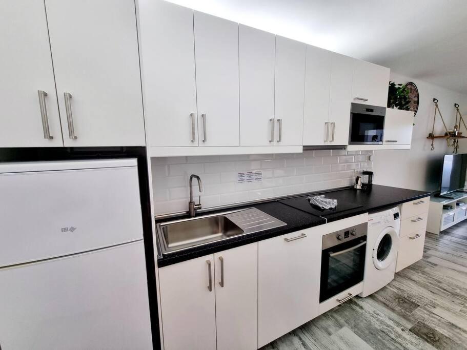 Apartamento Smeraldo 11 Playa Roca コスタ・テギセ エクステリア 写真
